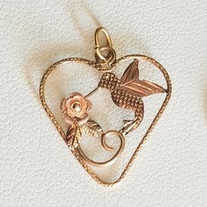 10K Hummingbird Heart Pendant